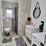 New Confort Clim Jardin Parking Netflix